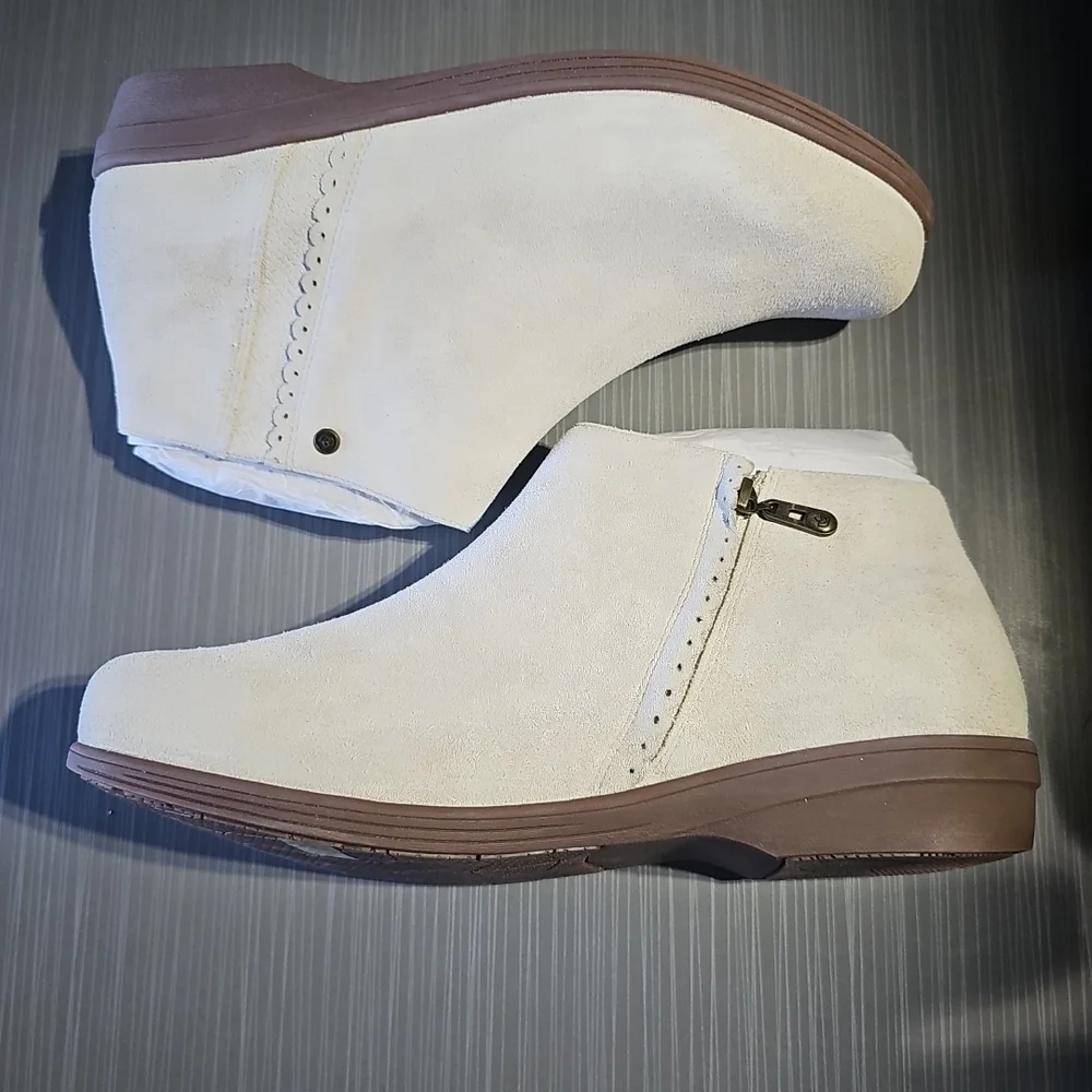 Spenco Manor Revitalign‎ Orthotic Cream Suede Ankle Boot Women's 12B New In Box